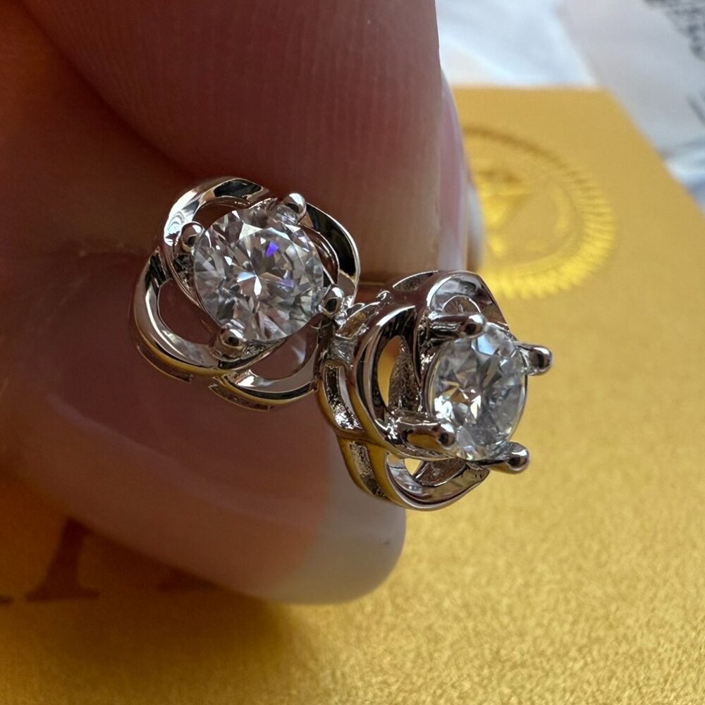 NWT Silver Tone Moissanite Earrings